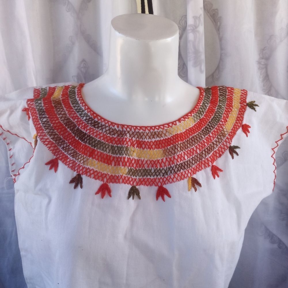 New Mexican top embroidery handmade size small and medium ( Hang ) - Picture 3 of 4